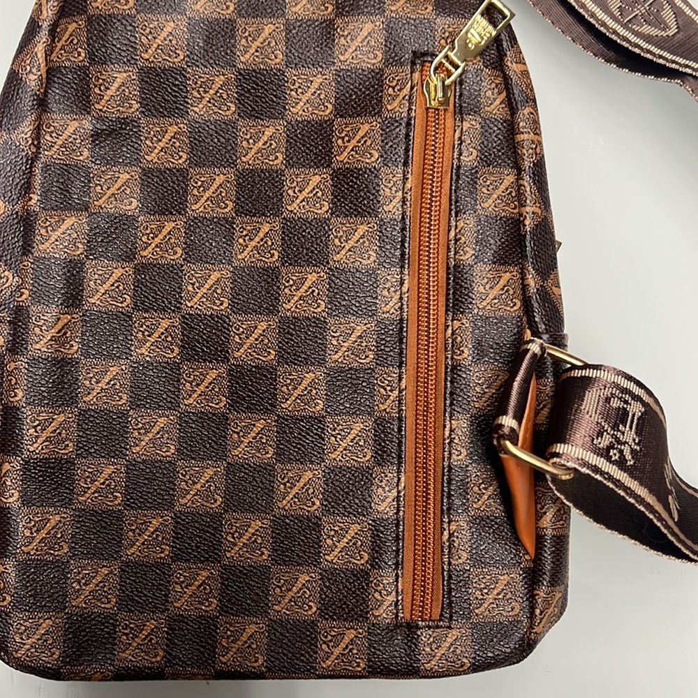 Cross body bag - Picture 3 of 8